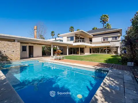 VENTA | PERMUTA - Casa 4 dormitorios, piscina, parrillero y cochera - San Marino. APTO CRÉDITO.