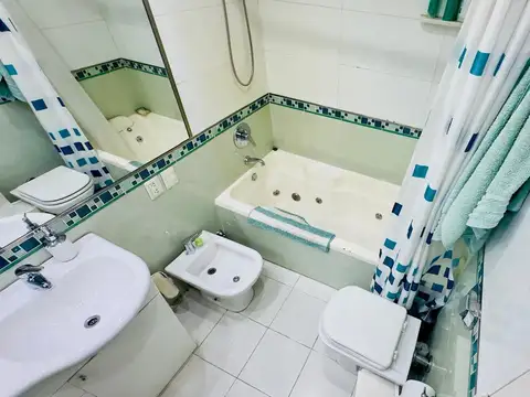 Departamento 5 ambientes con 3 baños