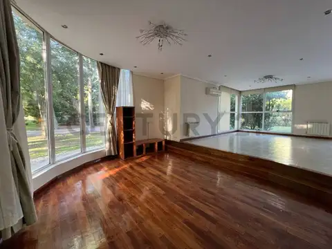 Casa en Venta con 4 cocheras