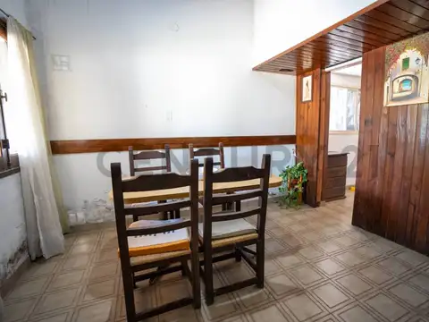 Casa en venta tres dormitorios - City Bell