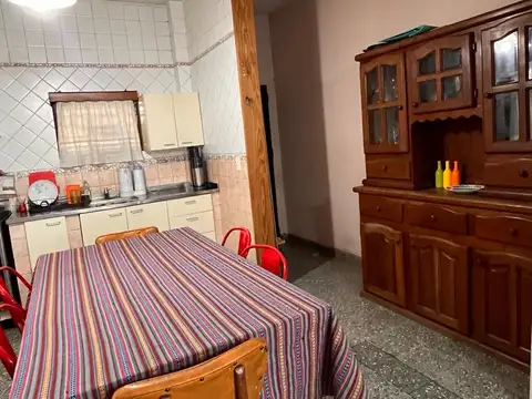 Casa 4 ambientes con 1 baño