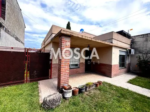 vendo Casa  Moreno norte metros de ruta 23 y 25