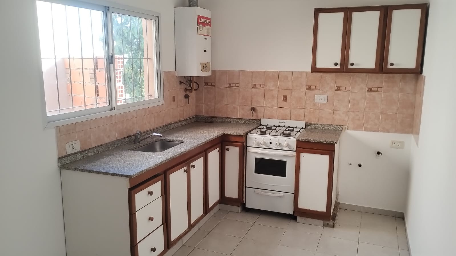 Juan Casacuberta 2900, Piso 1