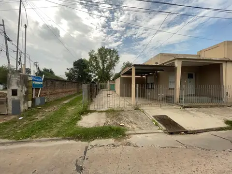 complejo de 3 departamentos en venta en lujan saavedra 814
