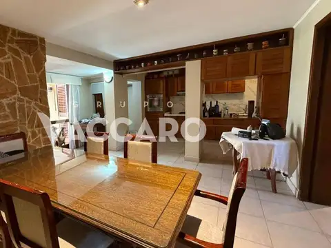 Venta de casa , 5 Ambientes en Moreno Centro.