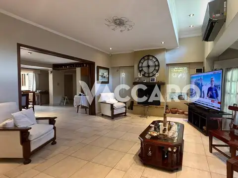Casa en Venta en Moreno, USD 370.000