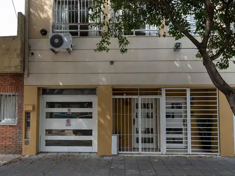 Venta PH 3 amb, patio, 2 cocheras, P. Chacabuco