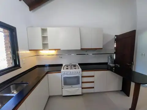 Casa en Alquiler en Mapuche Country Club, USD 1.800