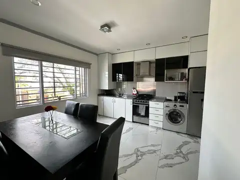 Depto Tipo Casa en Venta con 1 cocheras