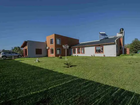 VENTA CASA CON PILETA EN ATLÁNTIDA SANTA CLARA