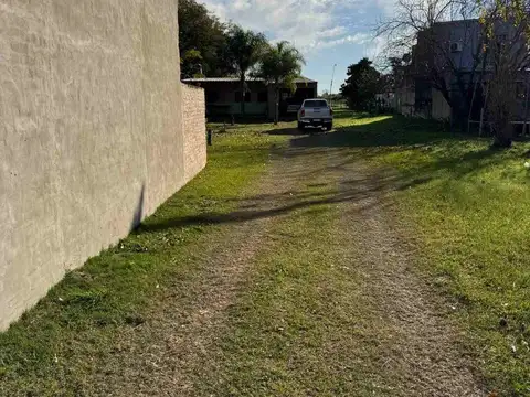 CASA + SALON sobre ruta 1, km72, Frente a Ruinas