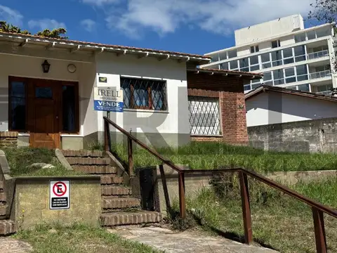 Departamento tipo casa 2 ambientes en  venta. Zona Centro. Villa Gesell.