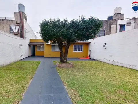 Casa 5 ambientes con 2 baños