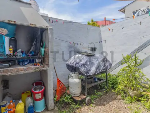 Departamento 6 ambientes con 2 baños
