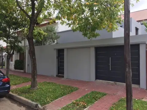 Casa de 2 dormitorios en el corazón de Alberdi, Gurruchaga 520