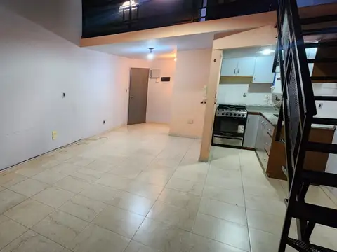 Av. B. Mitre 5000, Piso 1