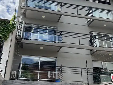 HB Beamonte Bienes Raices VENDE  y ALQUILA Departamento amueblado con dos cocheras en Olivos