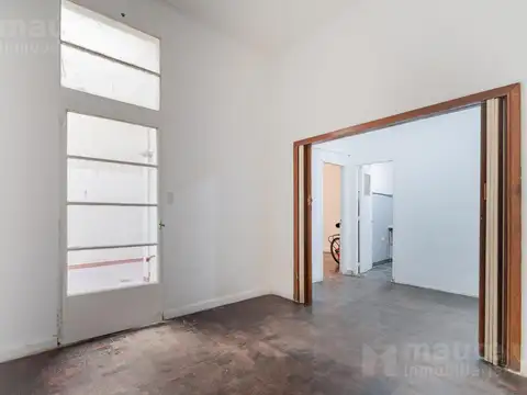PH A RECICLAR en venta de 2 ambientes con luz en planta baja Caballito