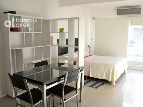 Almagro. Moderno Loft con balcón. Alquiler temporario sin garantías.