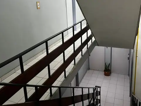 DEPARTAMENTO Bº PIEDRABUENA 4 AMB TERCER PISO X ESCALERA