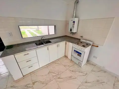 Casa 2 ambientes con 1 baño
