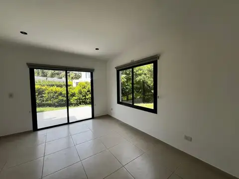 Casa 4 ambientes con 3 baños