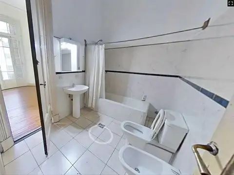 Departamento 8 ambientes con 2 baños