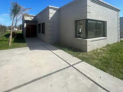 PILAR DEL ESTE SANTA ELENA