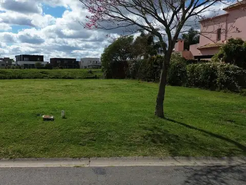 Terreno en Venta en El Cantón - Barrio Golf, USD 59.000