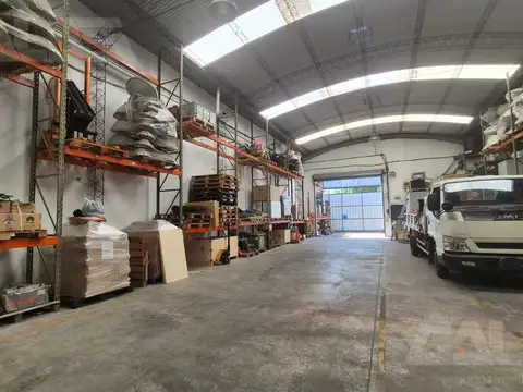 Galpón en Morón- Ideal Distribuidores –Logística –almacenamiento–570 Metros.