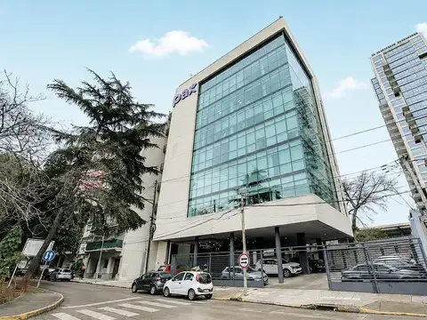 Oficina planta libre de 387 m2 con 7 cocheras a mts de Av del libertador lindero al centro gastronom