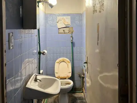 Local de 140m² a la calle, a metros de Av. Córdoba