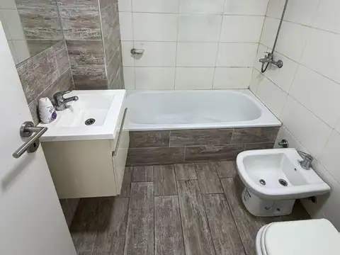 DEPARAMENTO MONOAMBIENTE CON COCHERA EN VENTGA