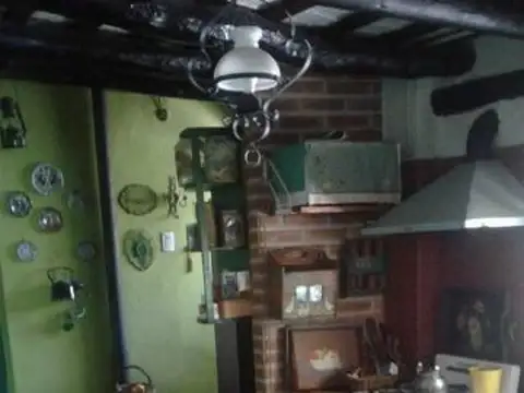 Casa 6 ambientes con 3 baños