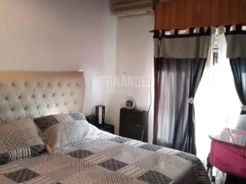 Caxaraville 5400, Piso 1