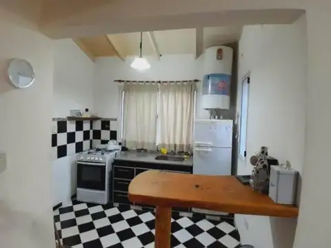 Casa 4 ambientes con 1 baño