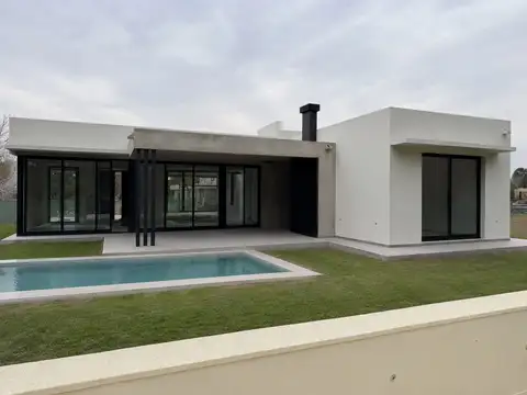Casa en Venta en Miralagos I de  3 Dormitorios