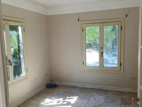 Casa 5 ambientes con 4 baños