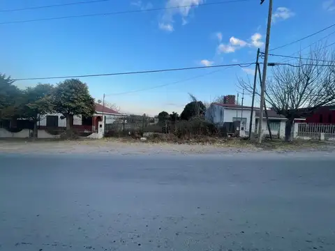 Se vende lote 564m2 La Falda