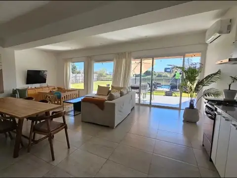 Casa en Alquiler de 3 dormitorios