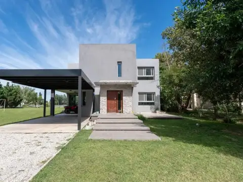 Casa en Venta en Oliveros, USD 330.000