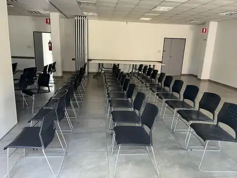 Oficina en Alquiler con 300 cocheras