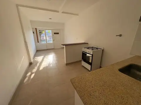 Depto Tipo Casa en Alquiler de 1 dormitorio
