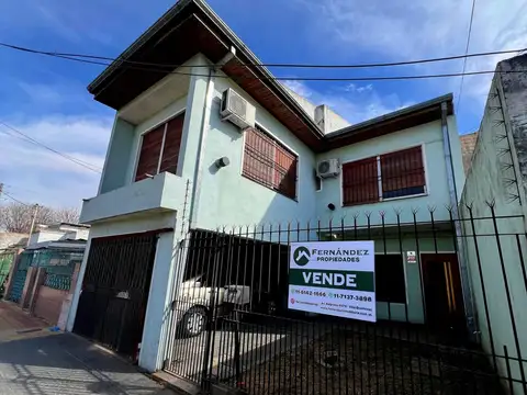 Venta casa sobre lote propio en Villa Dominico