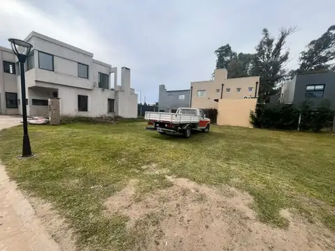 Terreno - Venta - Argentina, Malvinas Argentinas - Mario Bravo 349