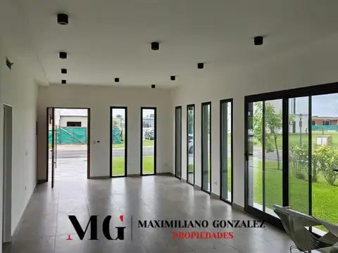 Casa en Alquiler con 1 cochera