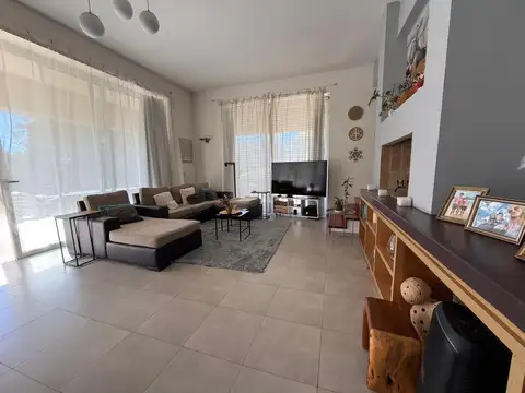 VENTA CASA 4 DORMITORIOS LA RUFINA APTA CREDITO