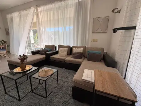 Casa 8 ambientes con 3 baños