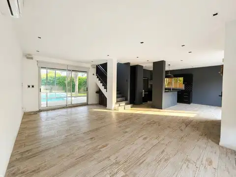 Casa 4 ambientes con 3 baños