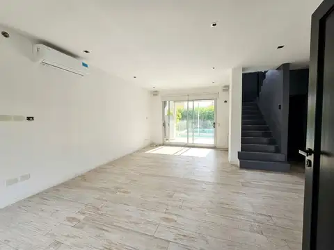 CASA EN VENTA EN LOS ARCES - PILAR
